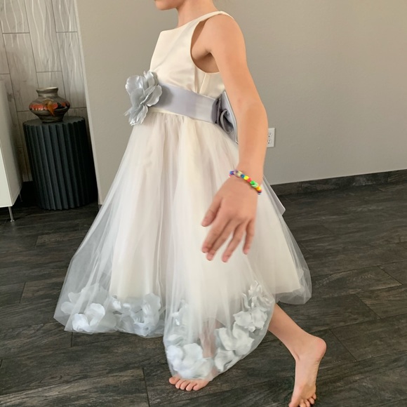 $35😍Flower girl dress - Picture 3 of 6